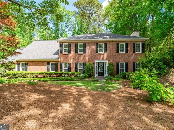 4281 Chimney Lake Dr NE, Roswell, GA 30075