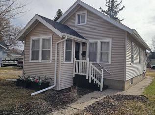 1007 Oak St, Grand Forks, ND 58201