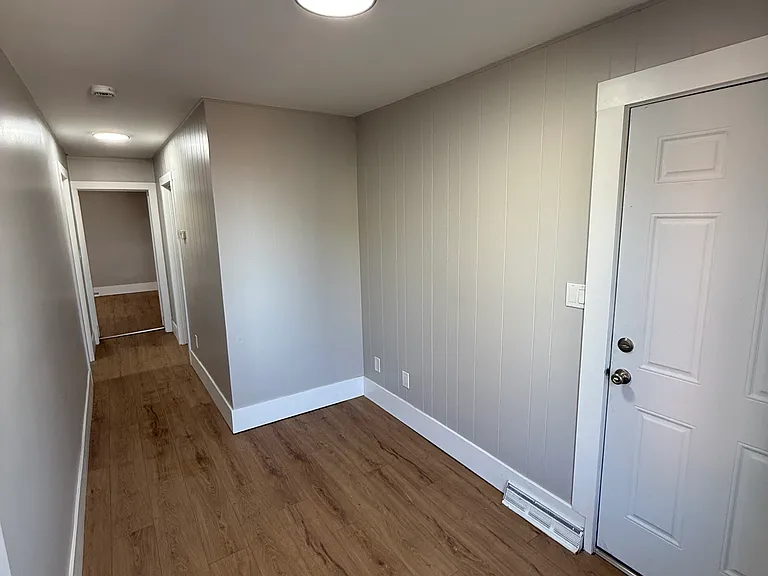 324 Congress Ave #1 — Photo 8