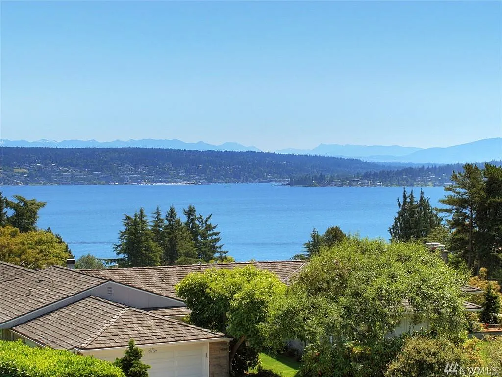 3 bed, 3.5 bath, 3360 sqft, $7,000 — Photo 4