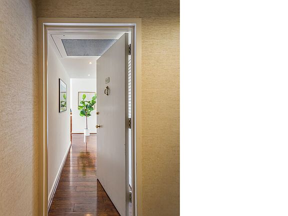 2nd image of 4411 Los Feliz Blvd APT 502