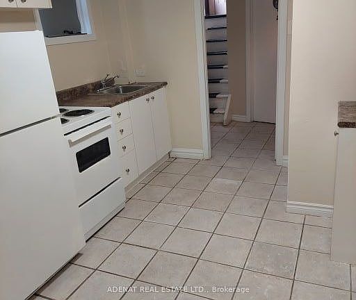 3rd image of 146 Fairholme Ave