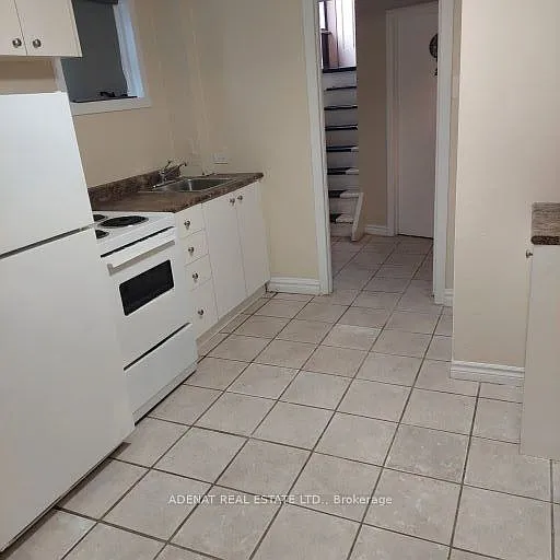 146 Fairholme Ave #BACH — Photo 3