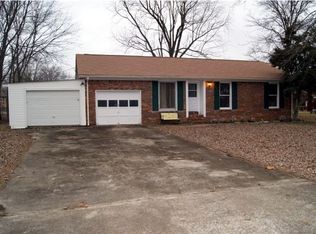 1802 Greenbriar Rd, Murray, KY 42071