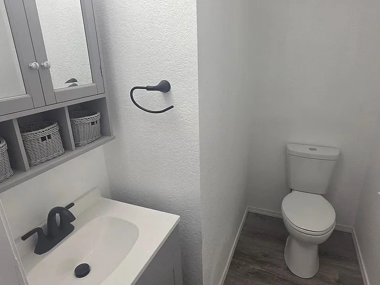 1705 Oakshire Ln #A — Photo 9