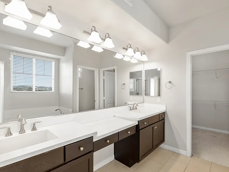 Costa Pointe Luxury 3-4 Bedroom Townhomes — Photo 6
