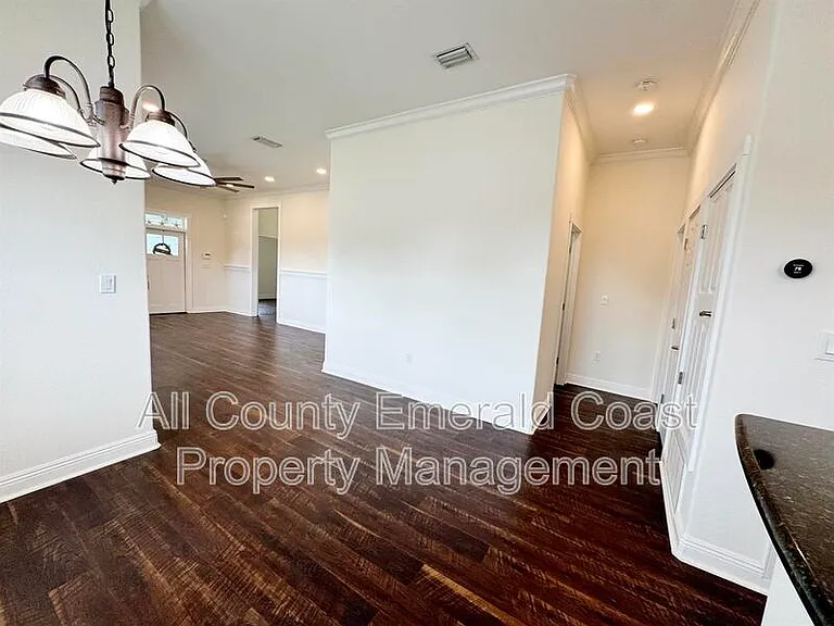 722 Kelly St — Photo 25