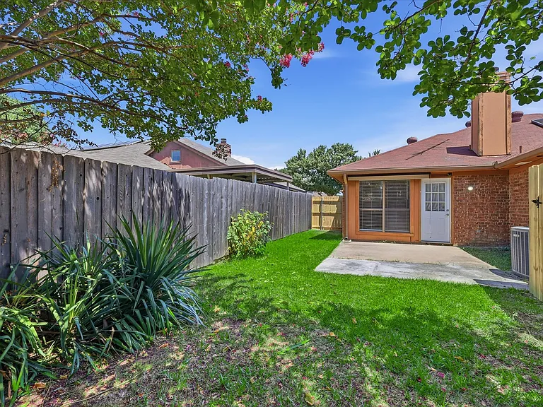 559 Lee Dr — Photo 15