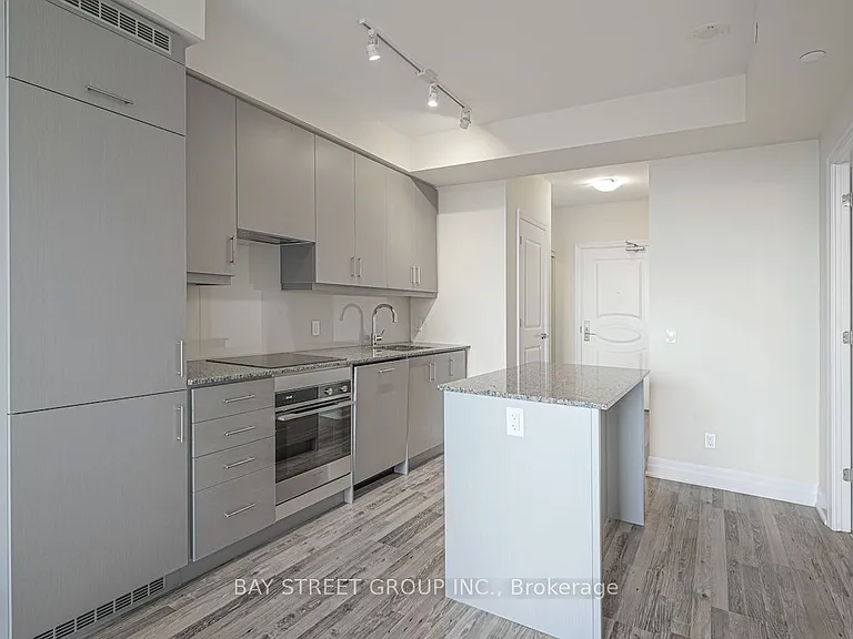 9085 Jane St #1107 — Photo 5