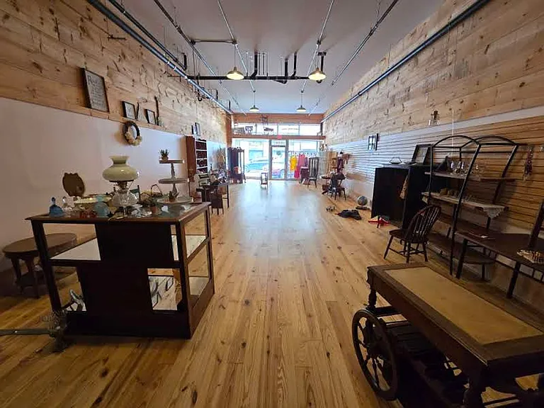 286 E Main St #A — Photo 2