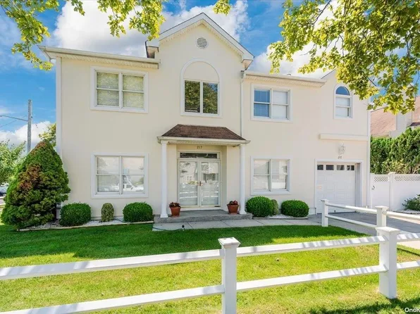217 Neptune Boulevard, Long Beach, NY 11561