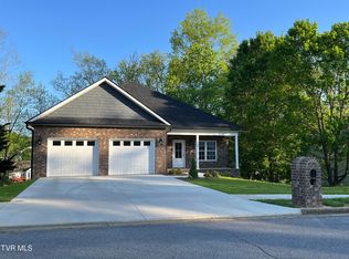 2908 Vicksburg Rd, Johnson City, TN 37604