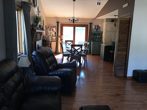 5th image of 922 E Riverview Dr