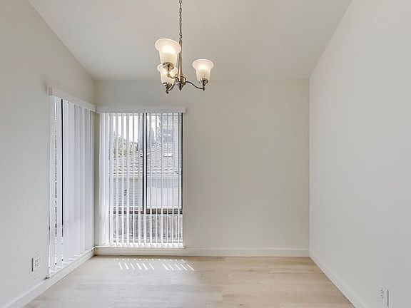 3rd image of 230 Grand Blvd APT 5