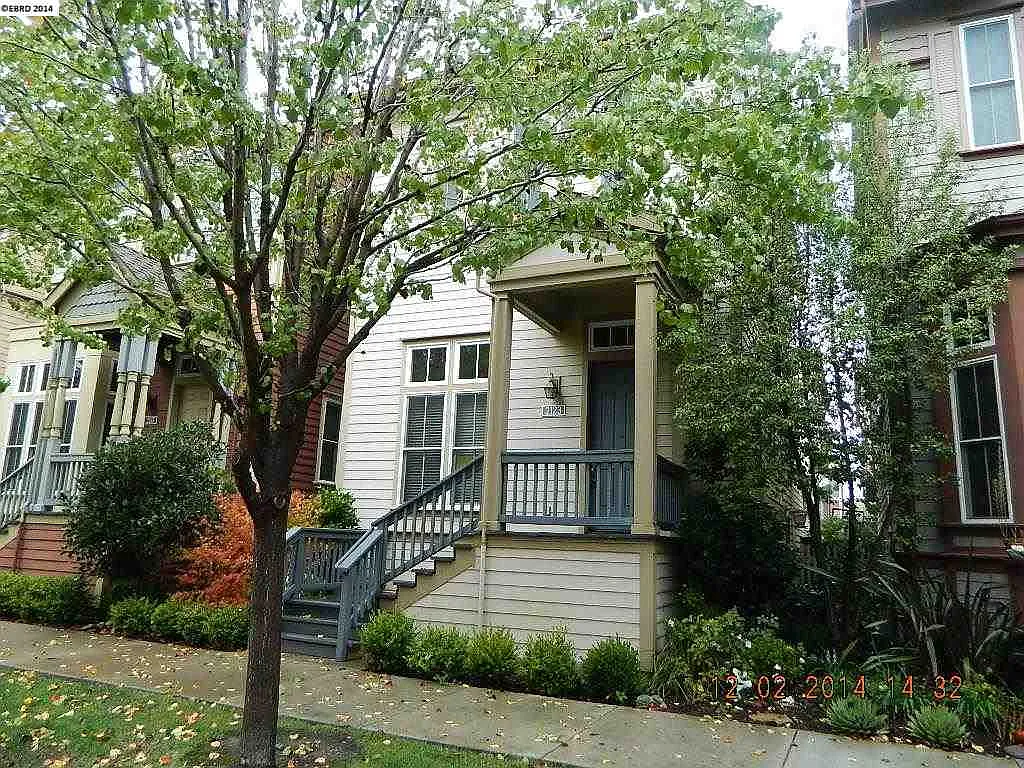 2123 Lewis St photo 1