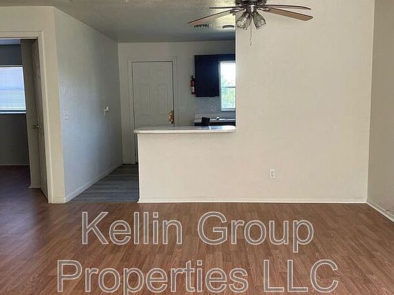 3rd image of 160 N Nekoma Ave Unit 2