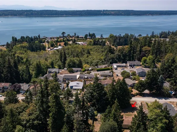 1069 Ellie Lane, Camano Island, WA 98282