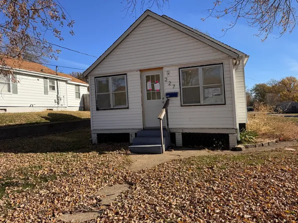 227 Avenue D, Rock Falls, IL 61071