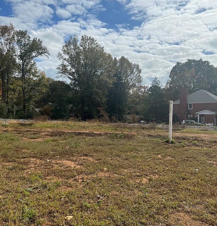 1st image of 224 Village Cir #41
