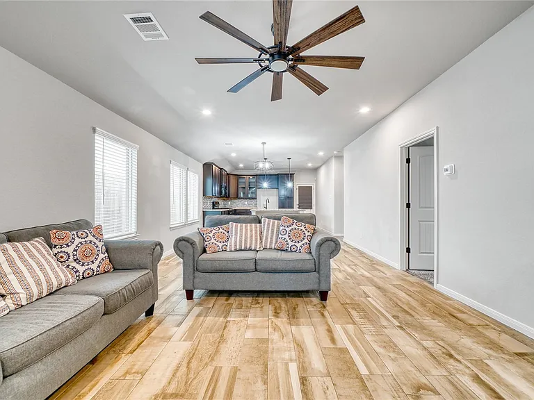 7919 Cypress Country Dr — Photo 6