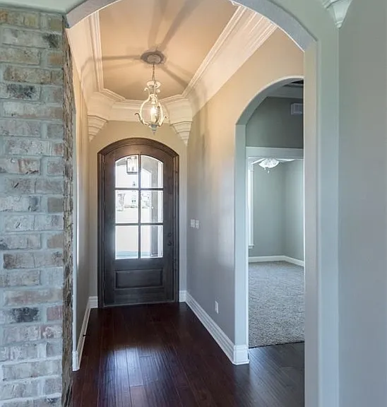 155 Lori Dr — Photo 2