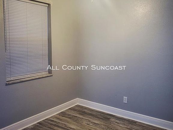 3rd image of 550 50th Ave N APT 4