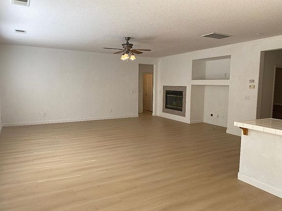 2nd image of 30 Diamondwood Ct