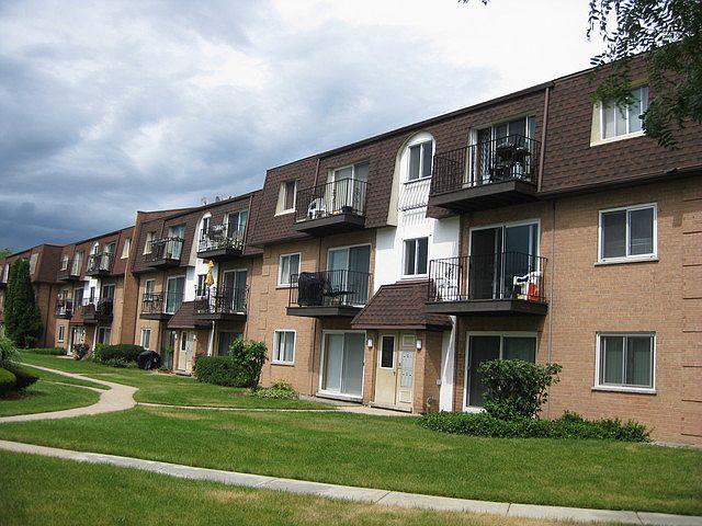 1st image of 9482 Bay Colony Dr APT 2s