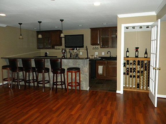 3rd image of 22031 Hyde Park Dr