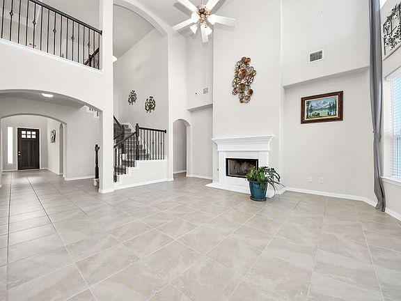 3rd image of 1106 River Delta Ln