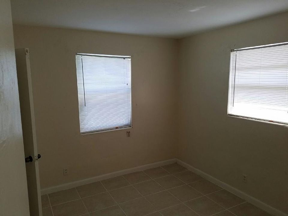 2nd image of 2345 Farragut St APT A