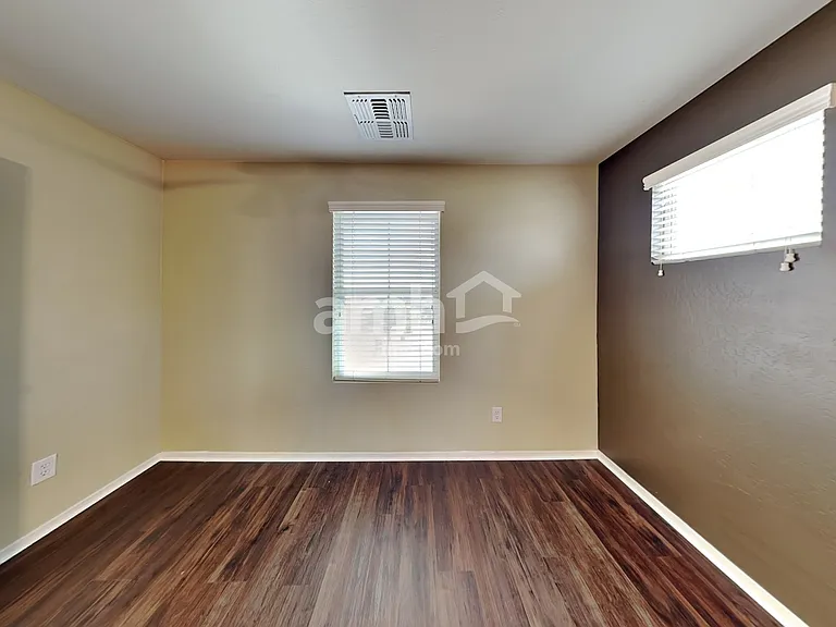 5332 W Jones Ave — Photo 8