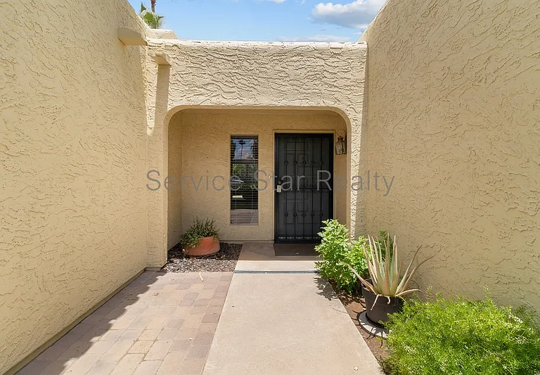 7320 E Rose Ln — Photo 3