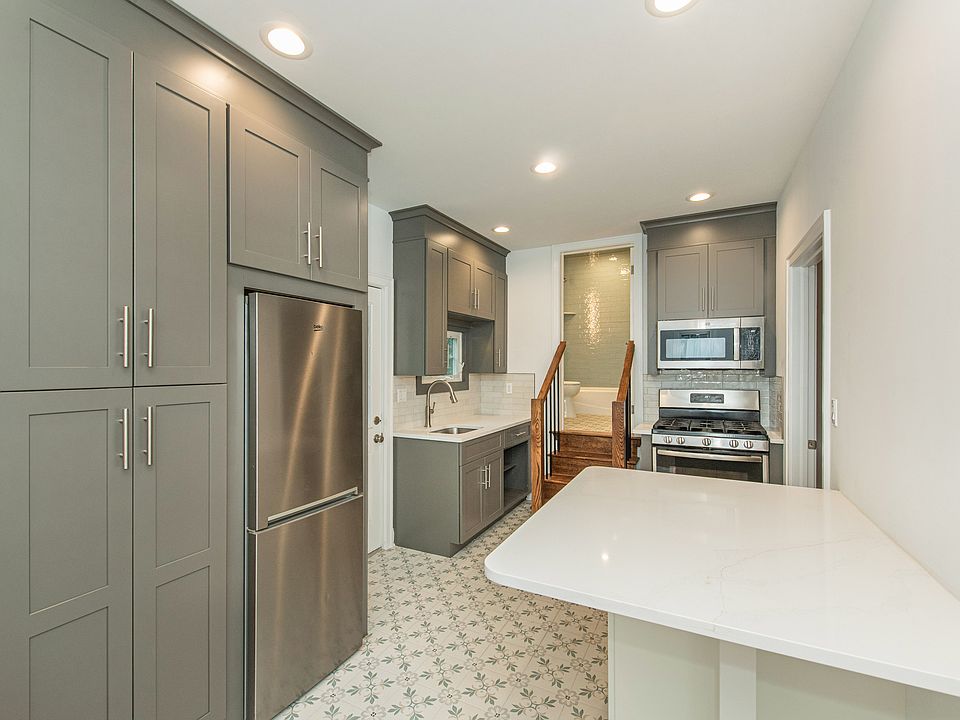 1st image of 200 Valley Brook Ave #1