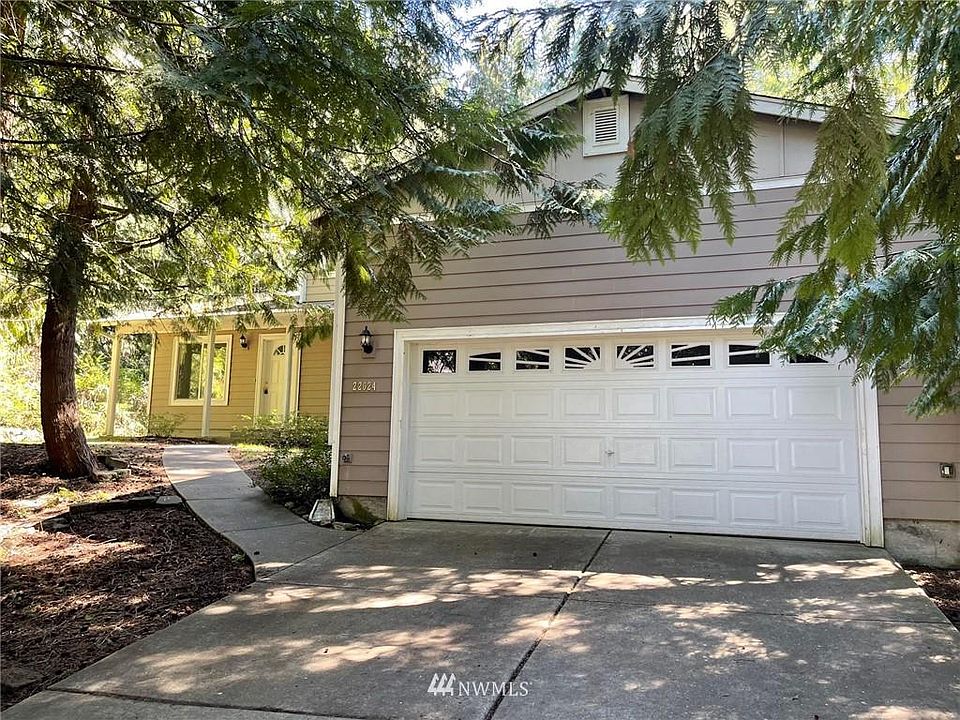 1st image of 22024 Bluewater Dr SE