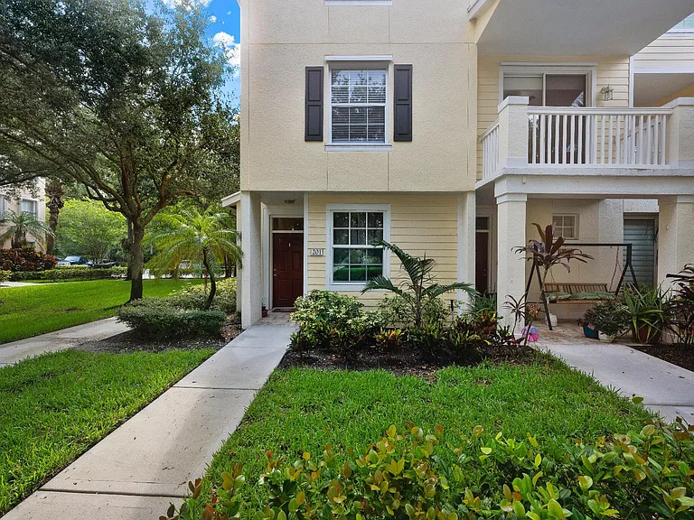 245 Murcia Dr #201 — Photo 2