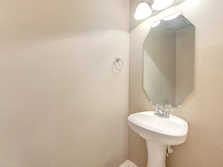 5007 Jade Cove Ct — Photo 11