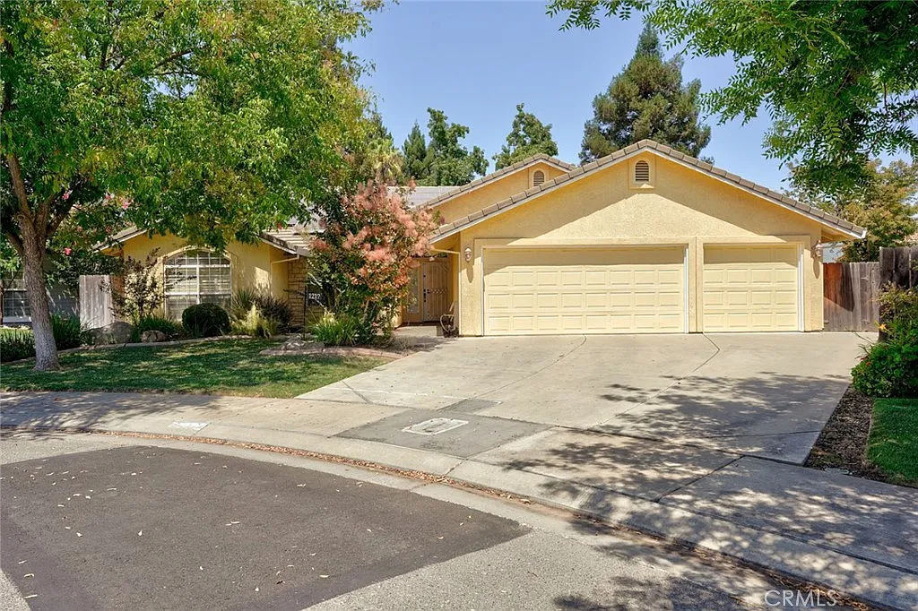 3 bed, 1939 sqft, $2,800 — Photo 1