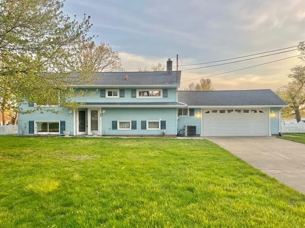 302 Washington Dr, Michigan Center, MI 49254