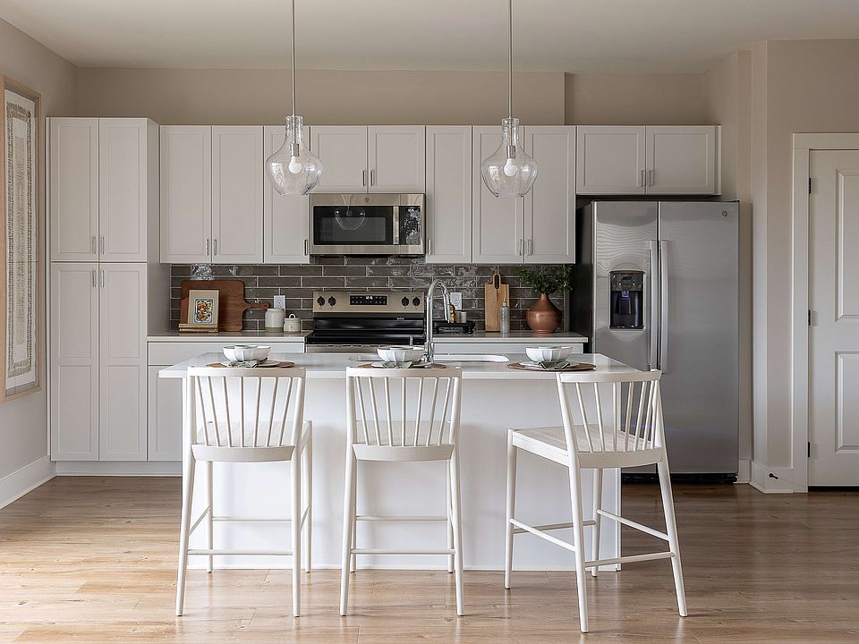 1st image of 1000 Forestview Dr #2-2009