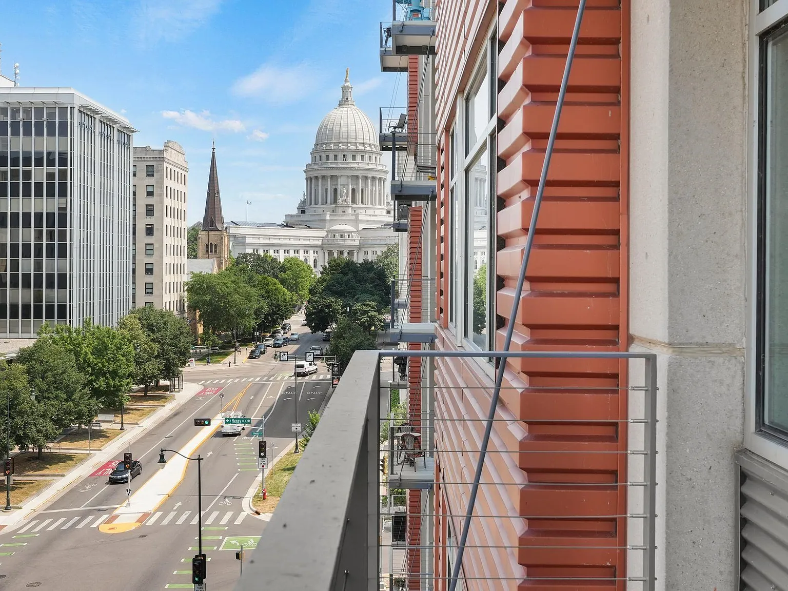 2 bed, 2.0 bath, 1140 sqft, $3,200 — Photo 2