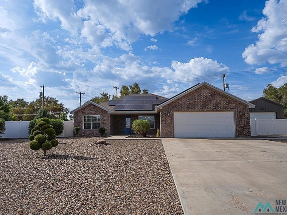 2nd image of 2100 Mockingbird Ln