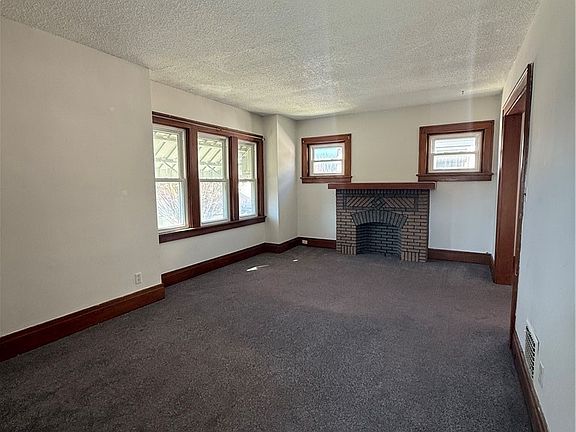 2nd image of 125 Eiseman Ave