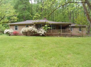 2712 SW Woodson Dr, Knoxville, TN 37920