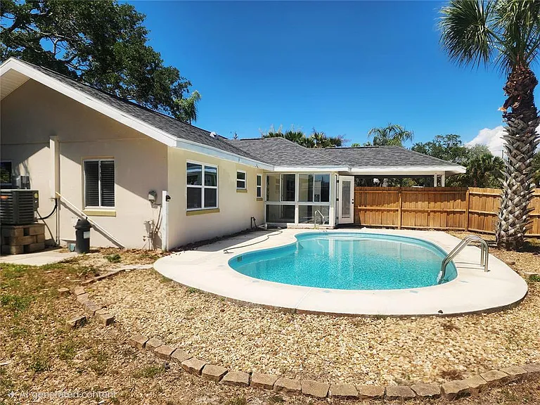 2494 Del Rio Way — Photo 1