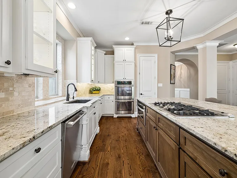 1360 Chippendale Rd — Photo 10