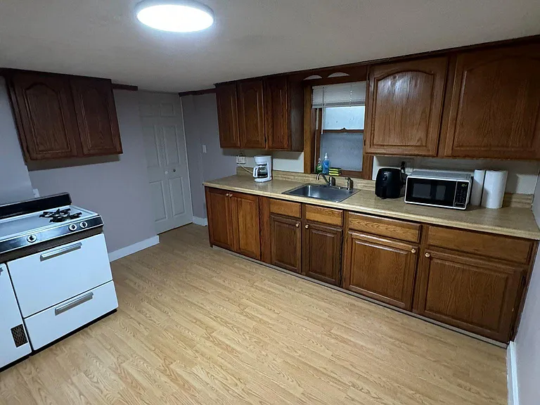 727 N Alvord St #BASEMENT — Photo 8