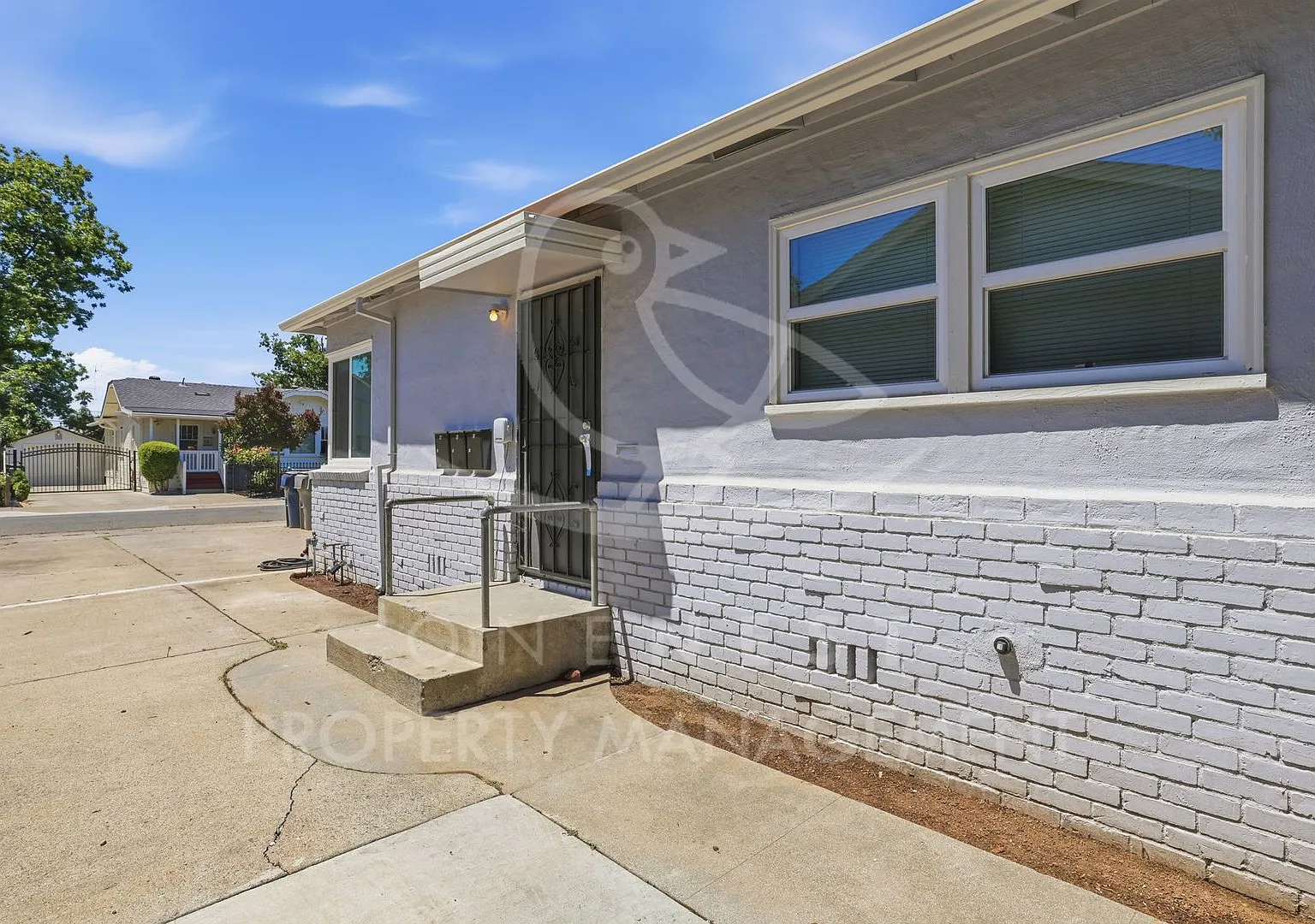 4617 13th Ave - Sacramento — Photo 3