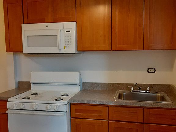 3rd image of 4059 1/2 N Elston Ave #2A
