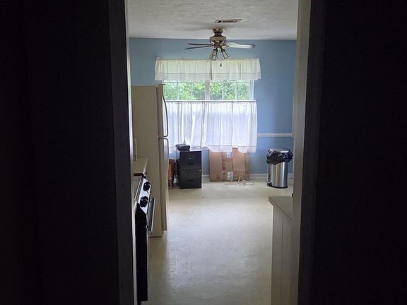 5th image of 2707 Bob White Court